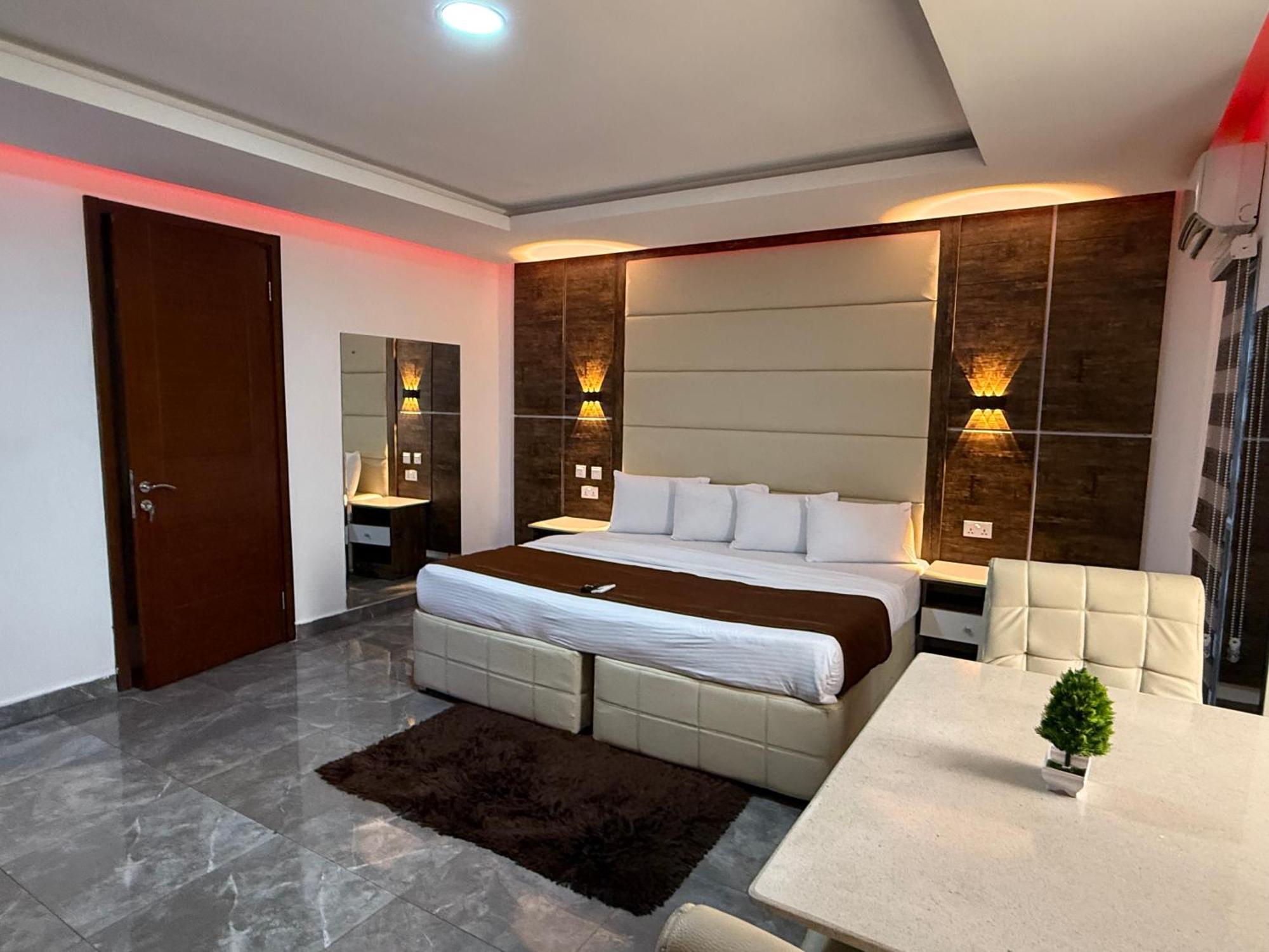 Presken Luxury Apartments Лагос Екстериор снимка